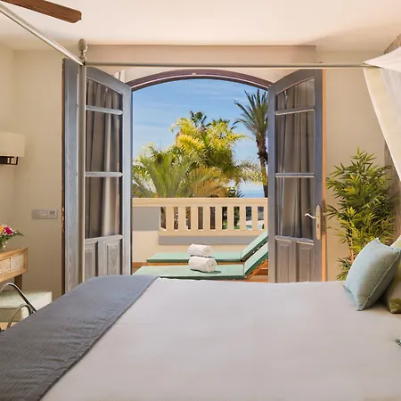 Regency Country Club, 3*